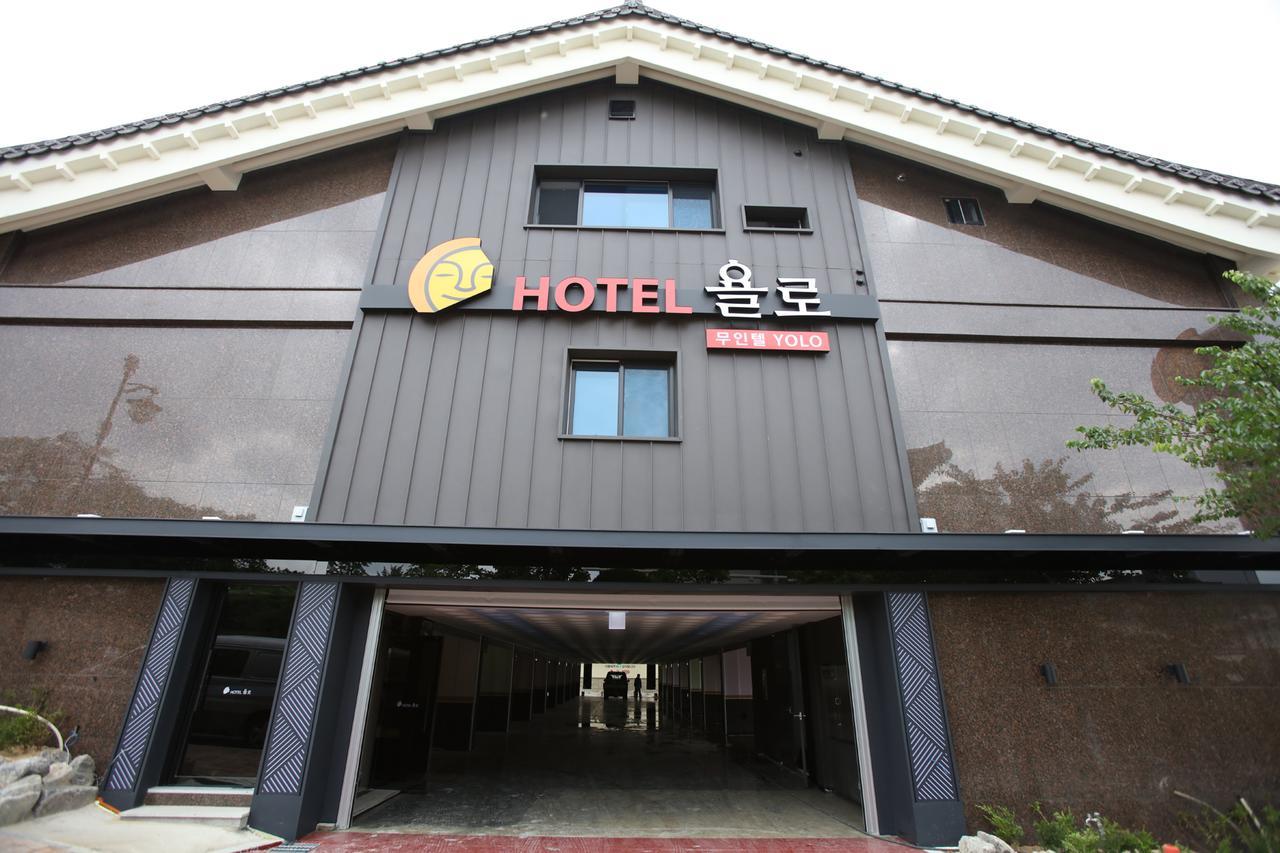 Chongnae-dong Hotel Yolo מראה חיצוני תמונה